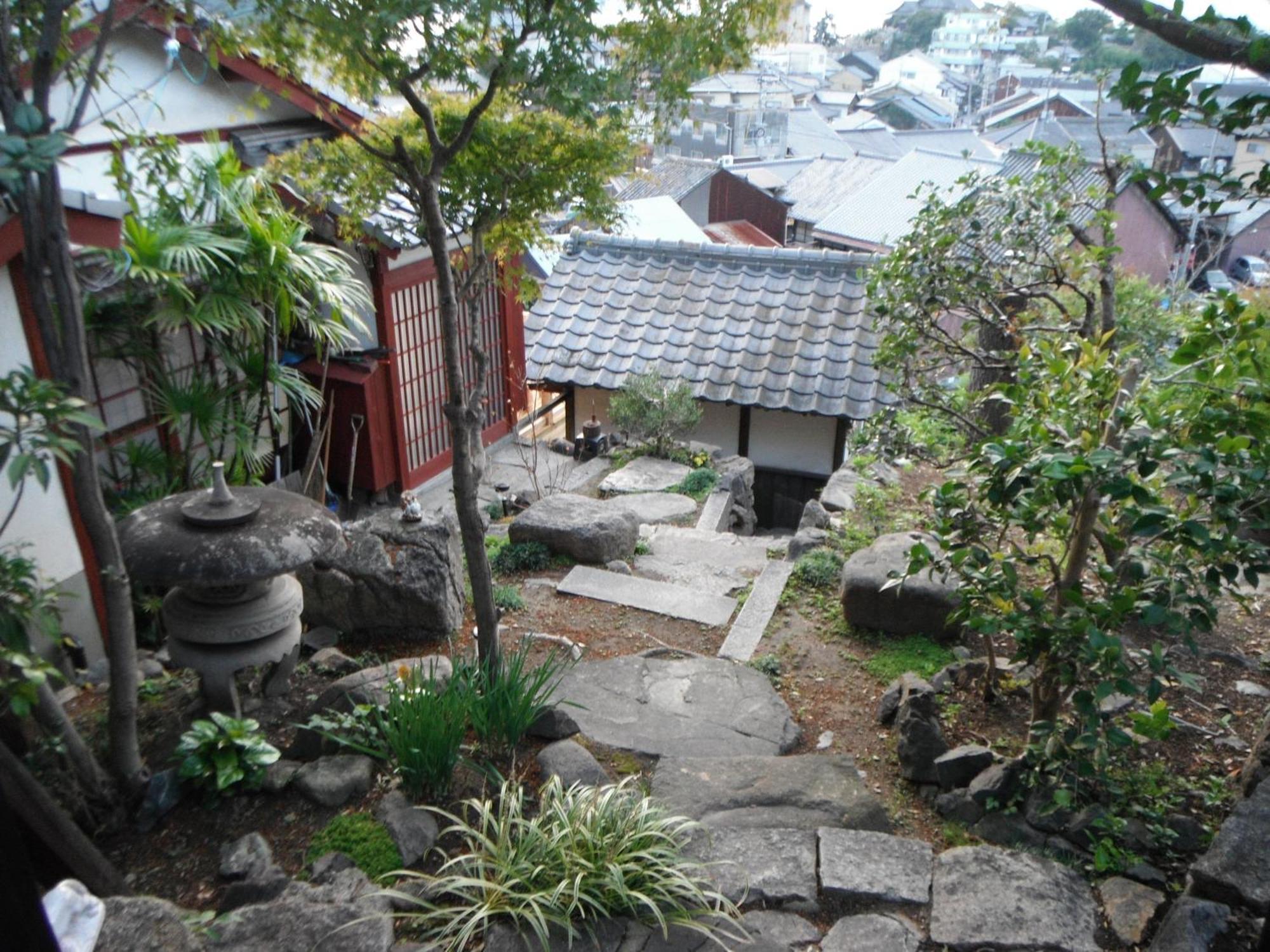 城跡石垣上の絶景古民家宿 鞆城茶屋庵 Tomo Kültér fotó